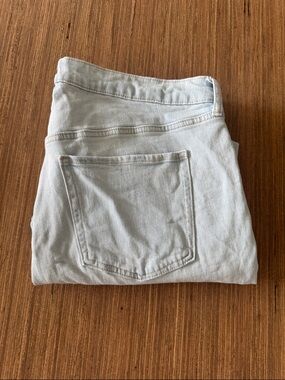 Old Navy High-Rise O.G. Straight Ankle Women’s Jeans in Super Light Wash